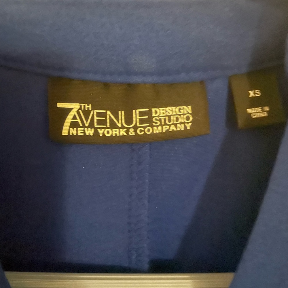 NY&Co shirt - Picture 3 of 3